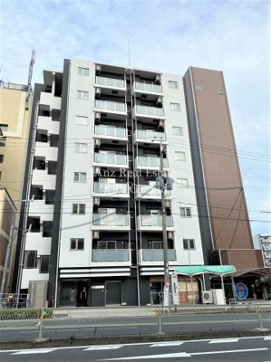 【外観】 | KONA天神橋 | タイル張りがオシャレな外観♪目の前にはバス停があります♪