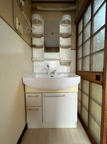 平尾1丁目テラスハウスの洗面所