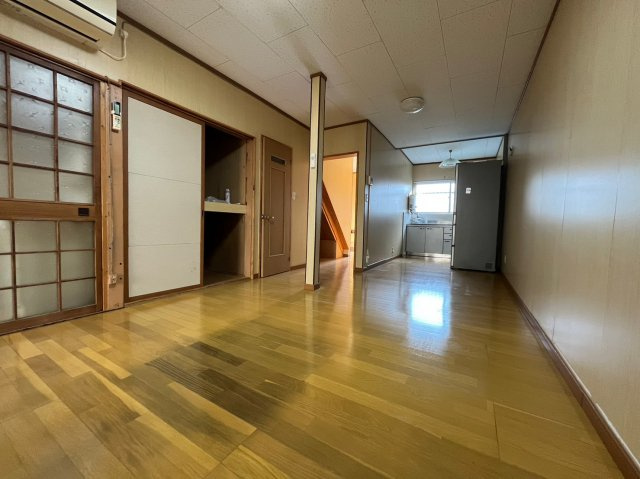 平尾1丁目テラスハウスの居間・リビング