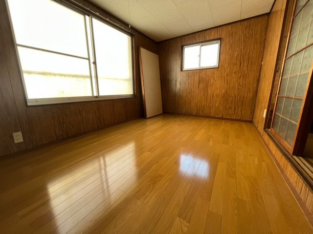 平尾1丁目テラスハウスの洋室