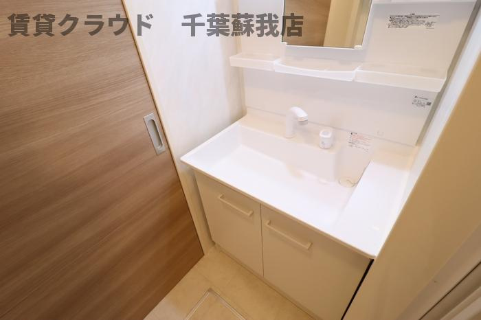 サニーリヴＦの洗面所|朝の身支度に欠かせない独立洗面台♪
