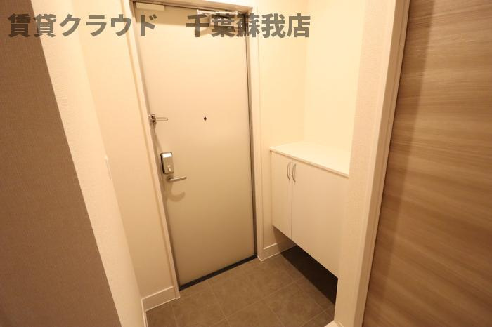 サニーリヴＦの玄関|落ち着いた色合いの玄関！