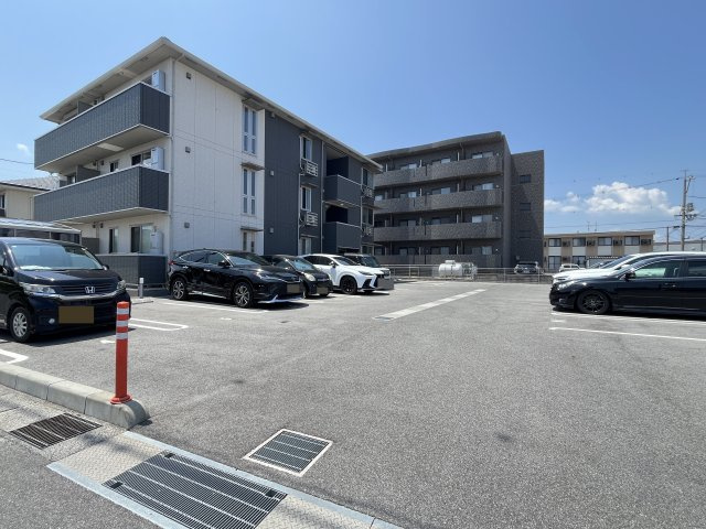 グリーンガーデンの駐車場
