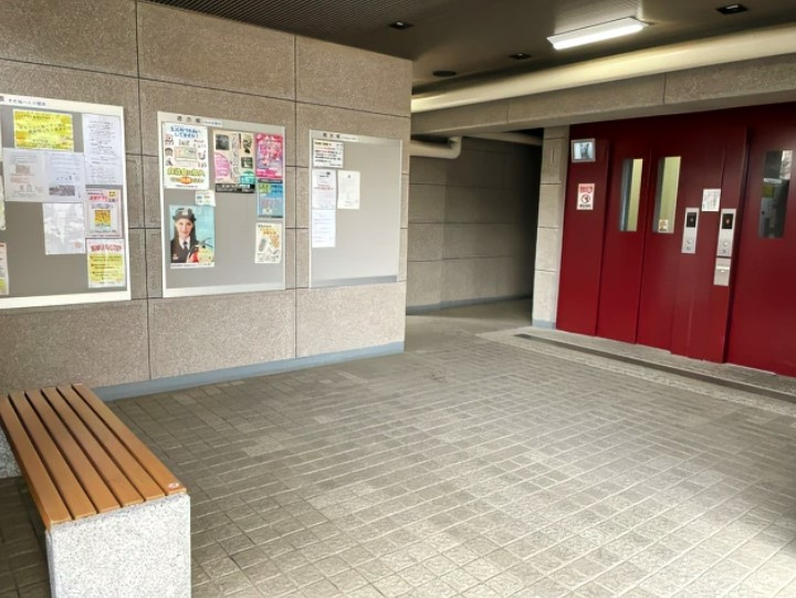 西武拝島ハイツ2号棟のロビー