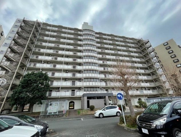 西武拝島ハイツ2号棟の外観