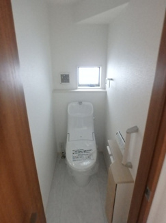 【トイレ】 | 有馬８丁目戸建住宅 | 温水洗浄便座