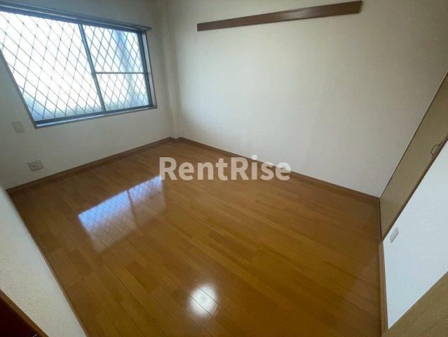 オウクレスト川添の収納