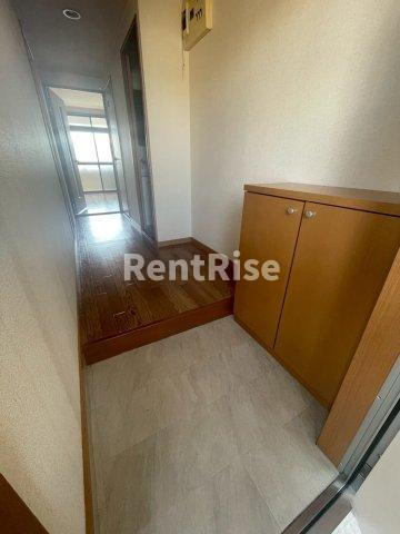 オウクレスト川添のエントランス