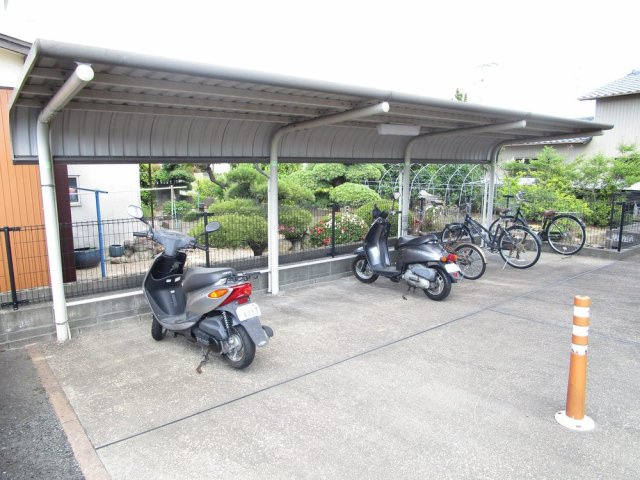 ビィーブルボナール【10,000円キャッシュバック対象物件】の設備|駐輪場です