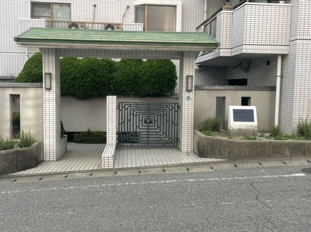 サニーハウス長丘のエントランス