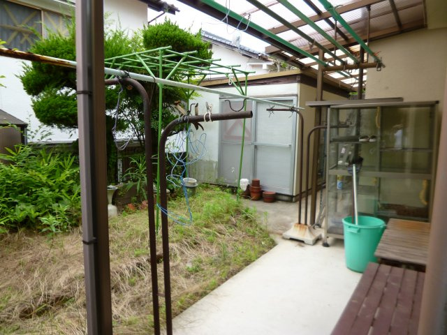 安浦町安登西１０丁目売り家の庭