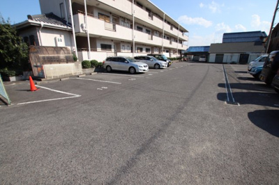 【駐車場】 | リバーサイドマンション