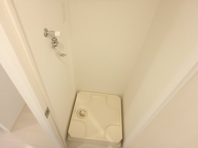 【設備】 | レジディア甲東園 | 防水パン付き室内洗濯機置場