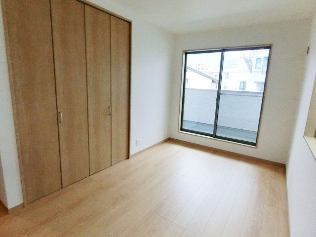 広島市安佐北区亀山2丁目　新築一戸建て（全3棟）の洋室|個人の部屋や寝室として使える洋室です