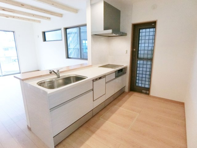 広島市安佐北区亀山2丁目　新築一戸建て（全3棟）のキッチン|お料理しやすいキッチンです