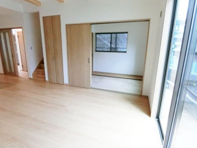 広島市安佐北区亀山2丁目　新築一戸建て（全3棟）の居間・リビング|使いやすいリビングです