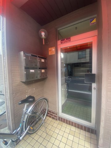 山本ビルのエントランス