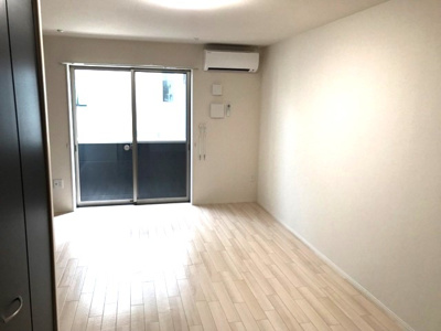 【居間・リビング】 | シェルト | 洋室9.7帖