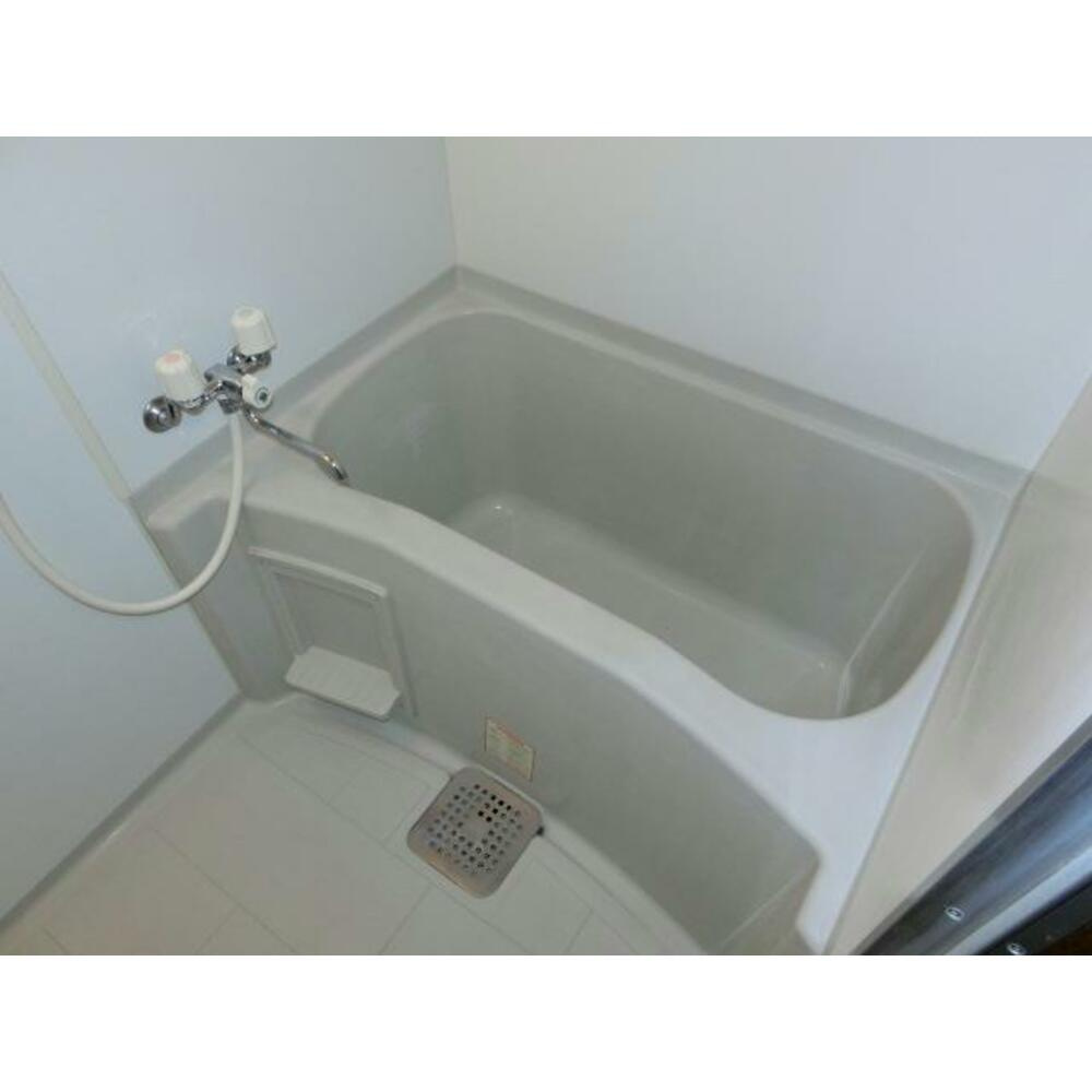 熊本市中央区新屋敷２丁目のアパートの浴室