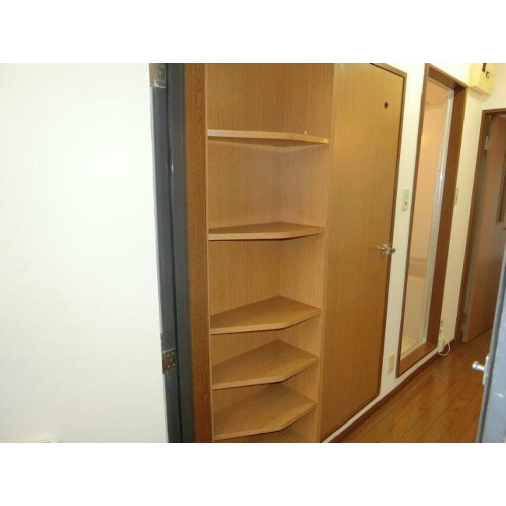 熊本市中央区新屋敷２丁目のアパートの玄関