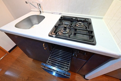 【キッチン】 | トーシンフェニックス上北沢ツインコート | システムキッチン（2口ガスコンロ・グリル付）