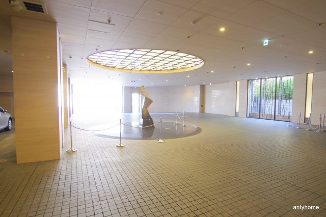 グランフロント大阪オーナーズタワー　仲介手数料無料のエントランス