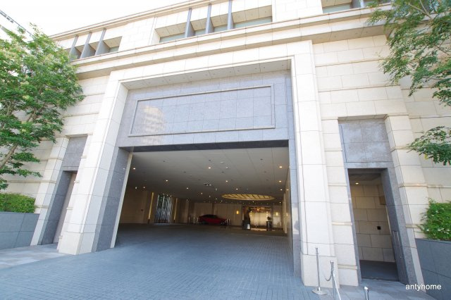 グランフロント大阪オーナーズタワー　仲介手数料無料のエントランス