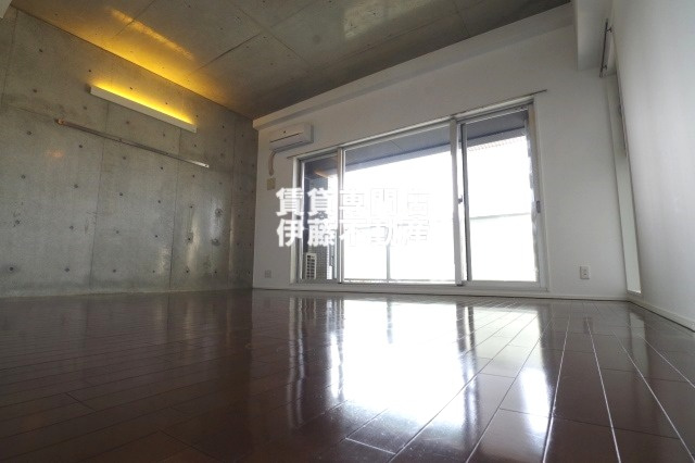 エルブ浄心の洋室