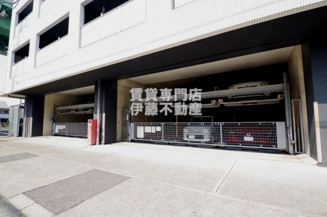 エルブ浄心の駐車場