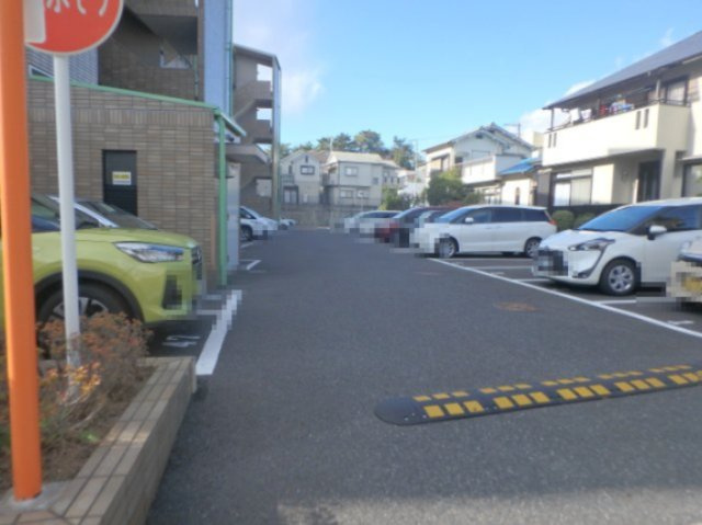 【駐車場】 | レフィナード | 車をお持ちの方に嬉しい駐車場付きの物件です