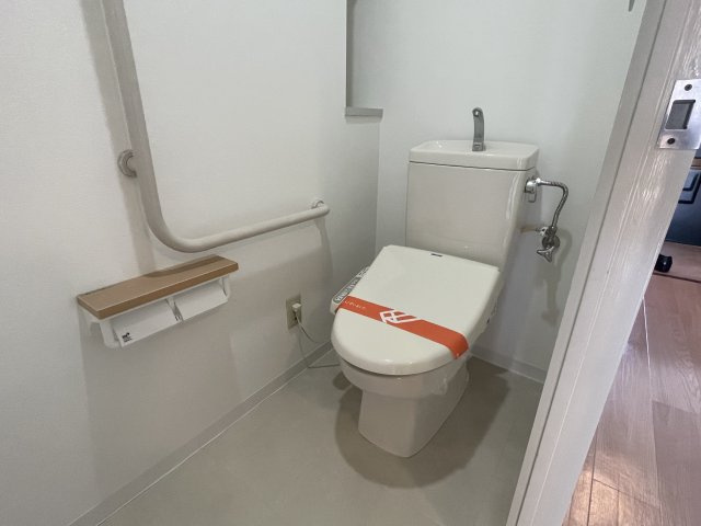 【トイレ】 | レフィナード | 清潔感のあるトイレです