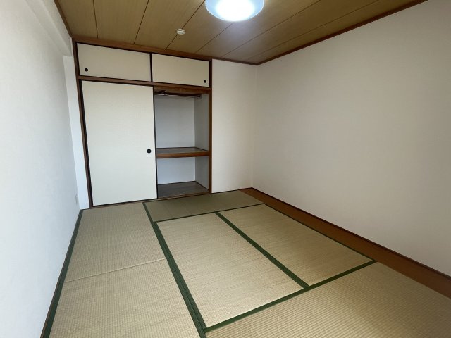 【寝室】 | レフィナード | 開放的な寝室です