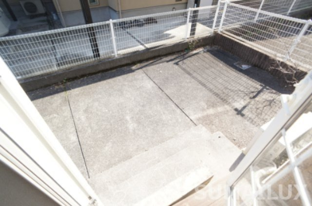 熊本市東区下江津７丁目のアパートのバルコニー