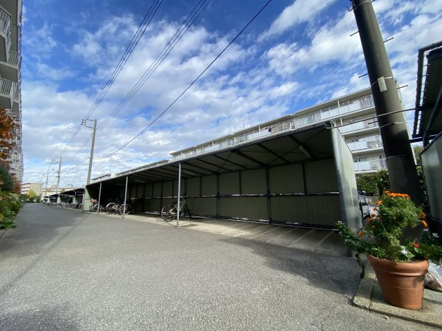 屋根付き駐輪場★