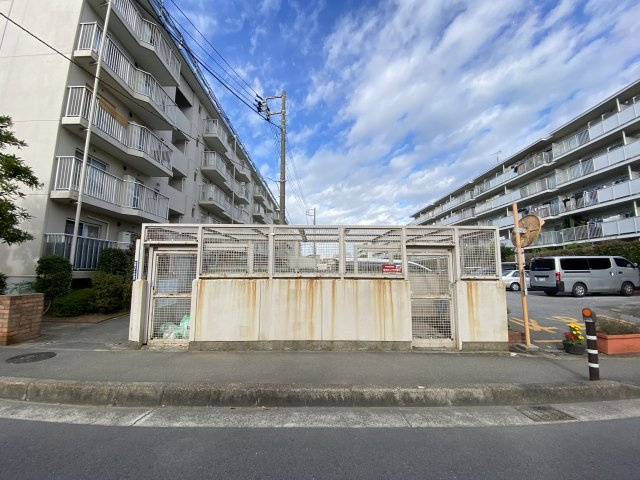 敷地内ゴミ捨て場★
