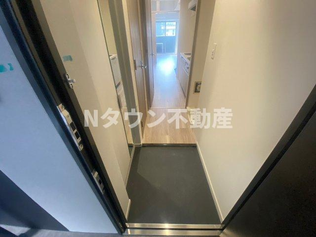 【玄関】 | プレサンスTHE高岳 | 収納もある玄関です