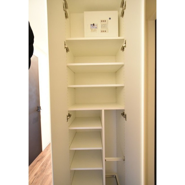 CRESENT　COURTの収納