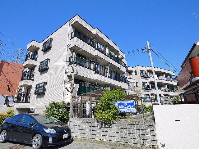 グリーンフィールド平城山の外観