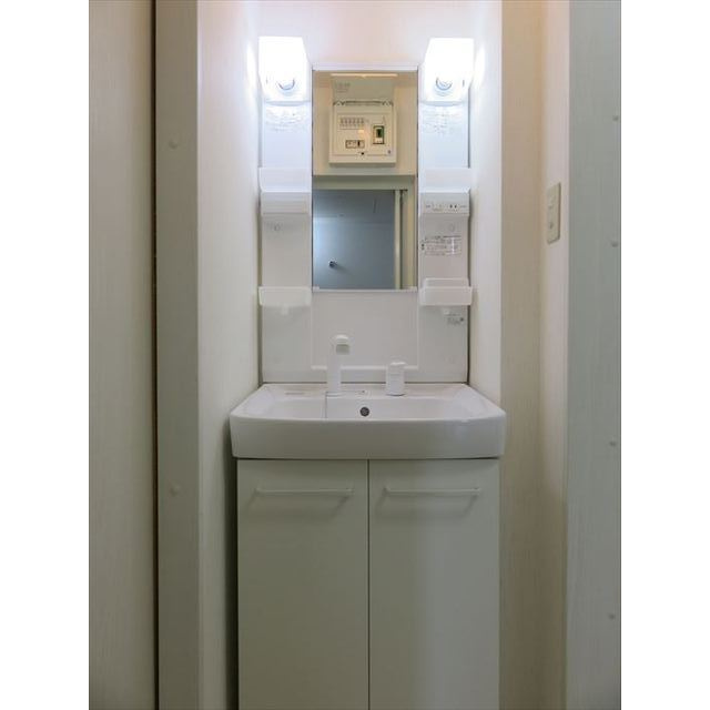 フォレストツインハウスⅡ A棟の洗面所|朝の身支度に欠かせない独立洗面台♪