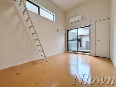 【居間・リビング】 | カーサ・ルチア志賀本通 | ゆったり過ごせる居間です