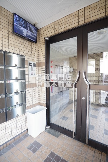 アネックス冨士のエントランス