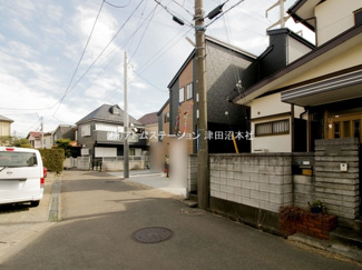 【前面道路含む現地写真】