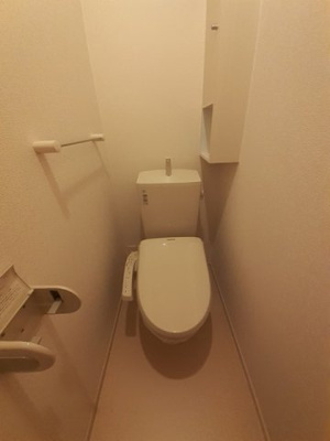 【トイレ】 | シューズ | トイレもきれいです