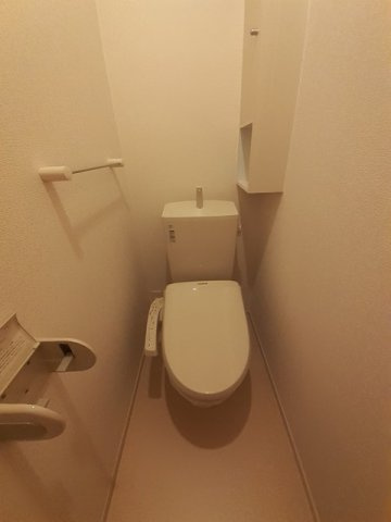 【トイレ】 | シューズ | トイレもきれいです