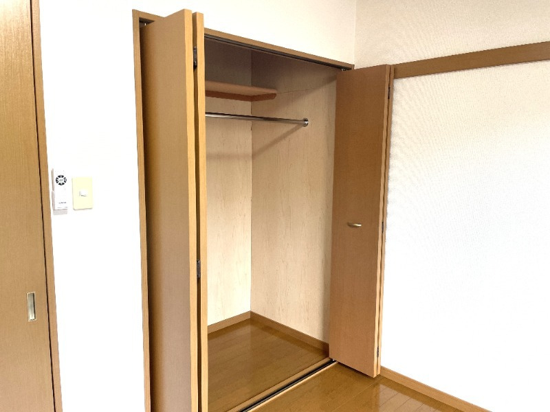 ルネージュKの玄関