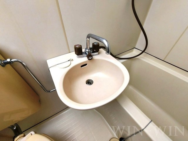 ユトリロサニーの洗面所