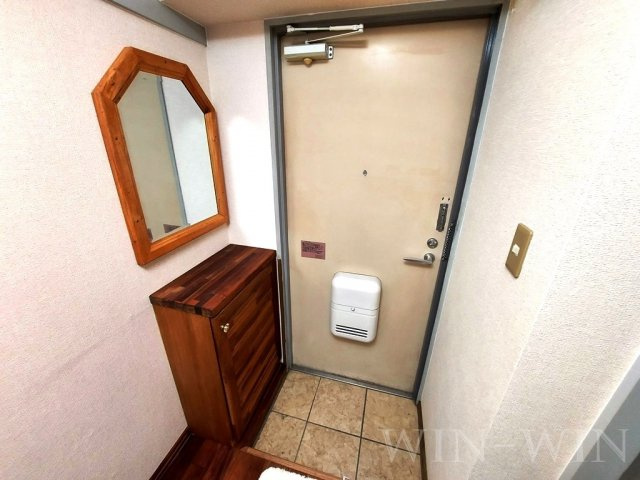 ユトリロサニーの玄関