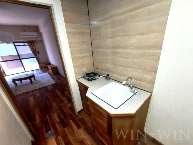 ユトリロサニーのキッチン