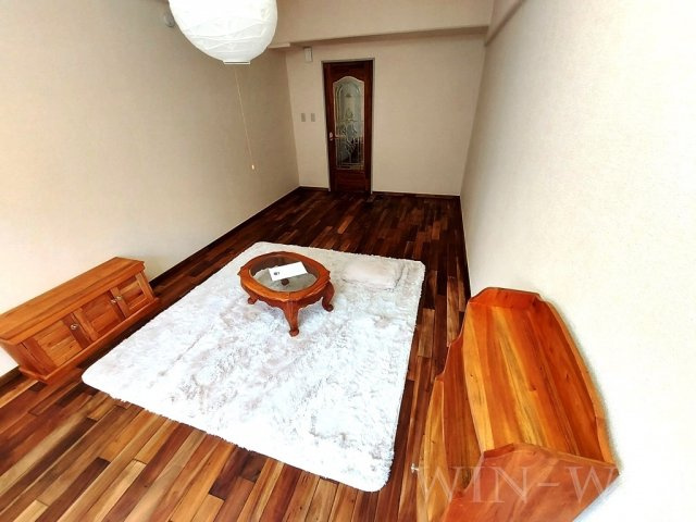 ユトリロサニーの居間・リビング