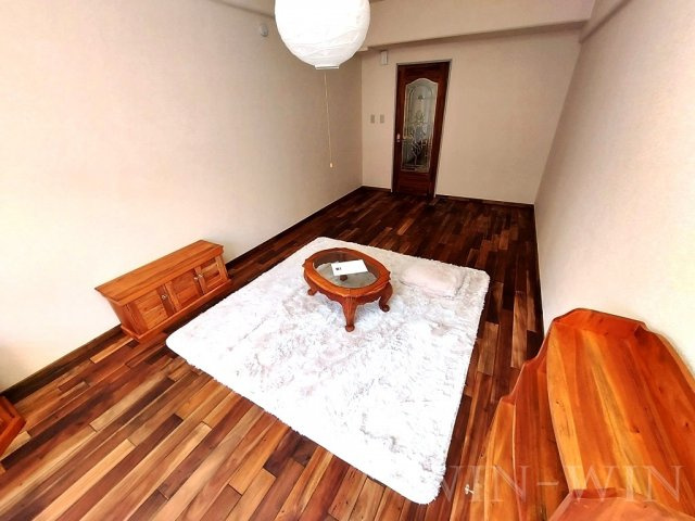 ユトリロサニーの居間・リビング